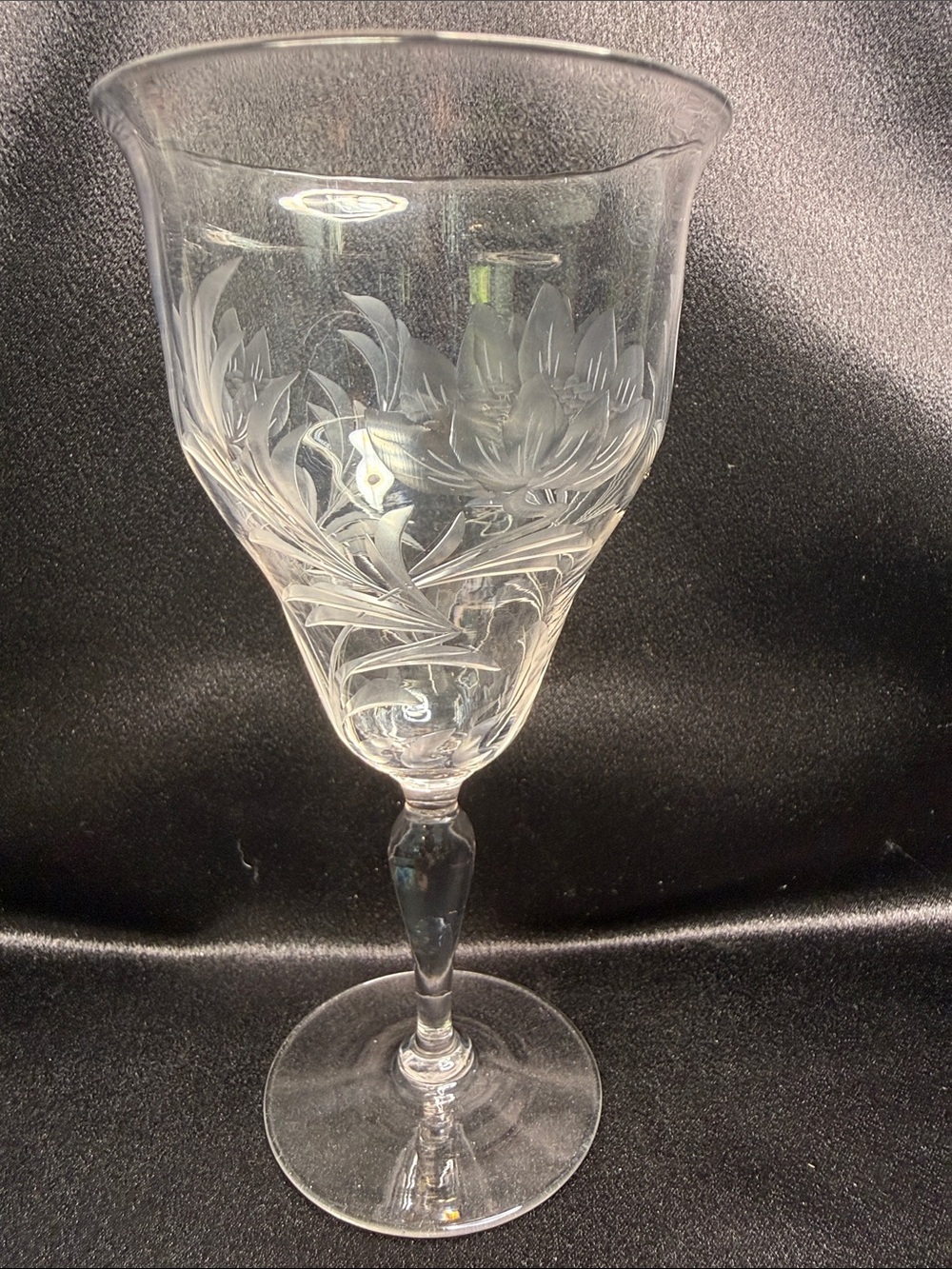 Etched Crystal Wine Glass - Rock Sharpe 2011=5 with Floral Pattern